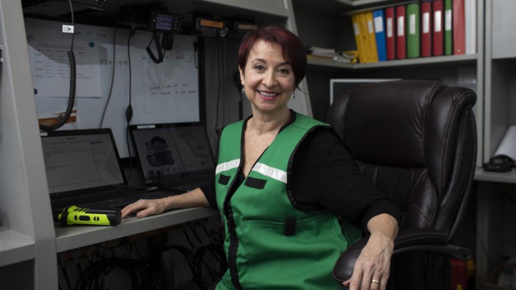 women at desk